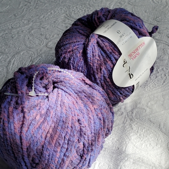 Discontinued Trendsetter Yarn - Bentley- 2 Skeins NWT - Picture 5 of 5